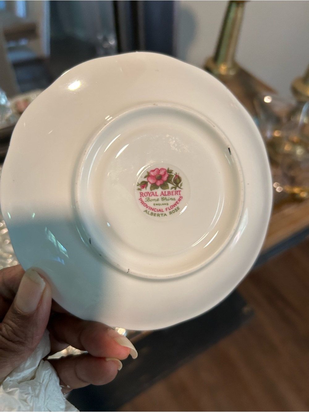 Royal Albert Alberta Rose Tea Cup & Saucer set - Picture 6 of 8